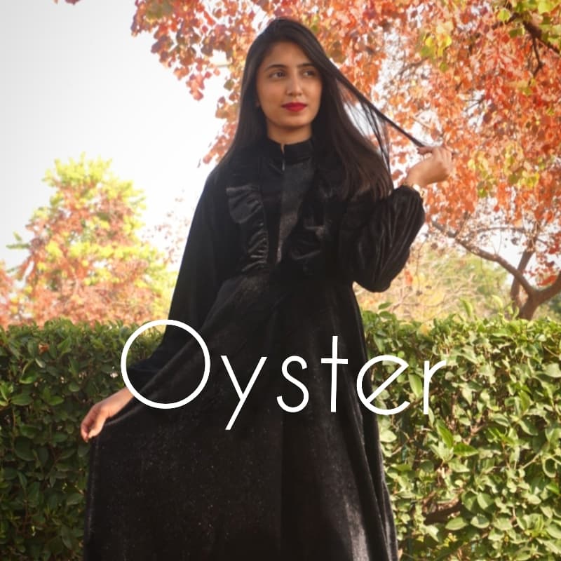 Oyster - Premium Black Velvet